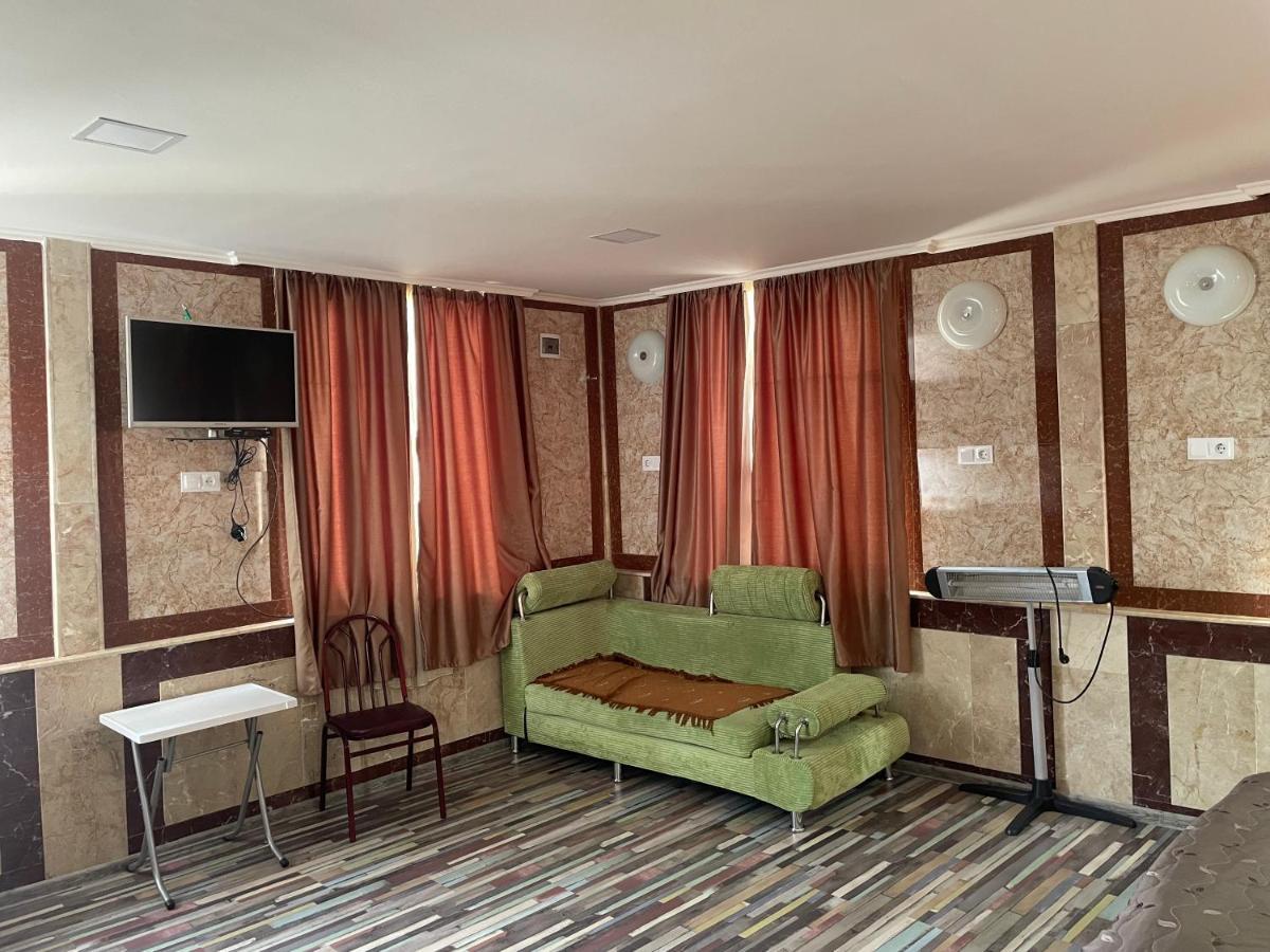 Gardenie Apartamento Kʼutʼaisi Exterior foto